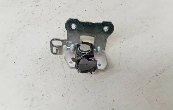 Mercedes-Benz E W212 Seat back rest lock catch A2049200572