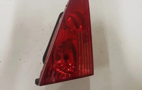 Peugeot 607 Tailgate rear/tail lights