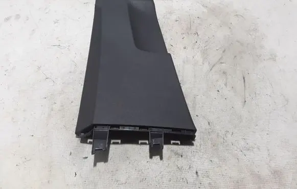 (B) pillar trim (bottom)