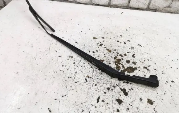 Subaru Impreza V Windshield/front glass wiper blade 