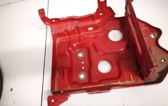 Battery bracket