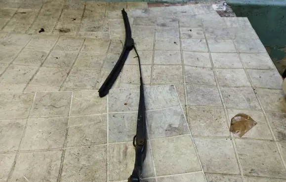Opel Meriva A Windshield/front glass wiper blade 13139725LH