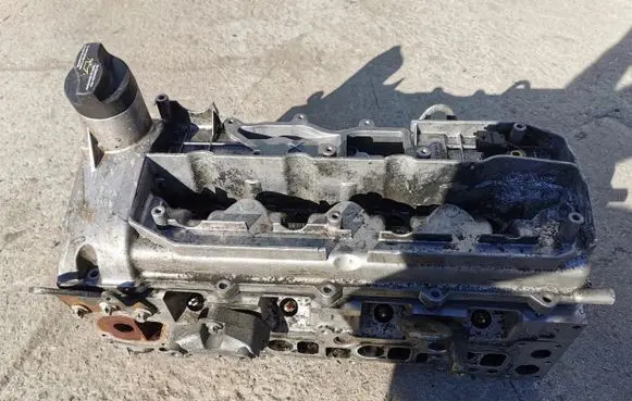 Mercedes-Benz Sprinter W906 Engine head 