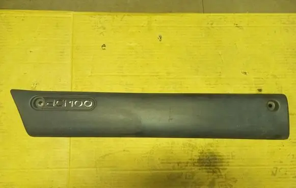 Renault Master II Front door trim (molding) 7701692580