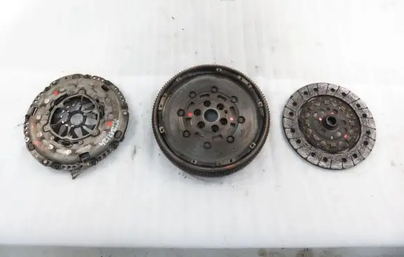 Audi A3 S3 8P Dual mass flywheel 323064110