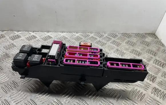 Audi A7 S7 4G Fuse module