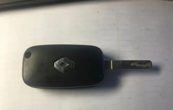 Renault Clio III Ignition key/card 281204093
