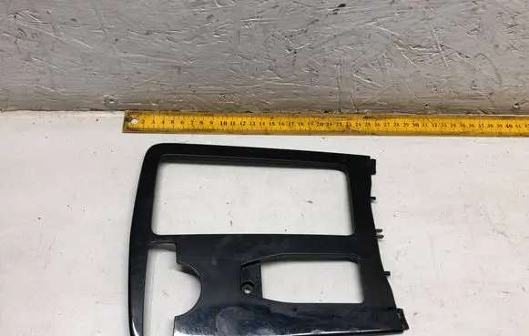 Mercedes-Benz E W212 Center console decorative trim A2046800107 0005033012