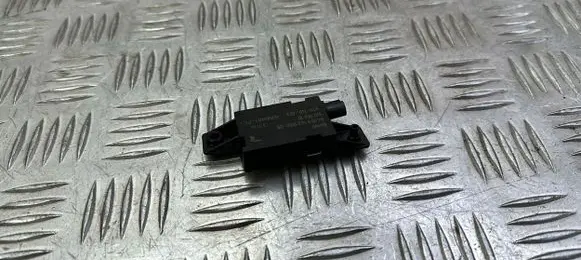 Mini Cooper Countryman R60 Aerial antenna amplifier 9142092