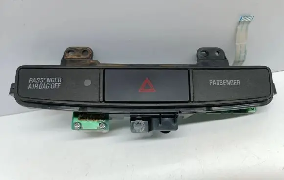 Mitsubishi Lancer VIII Hazard light switch