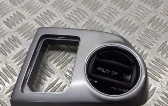 Toyota Matrix (E130) Dashboard air vent grill cover trim 