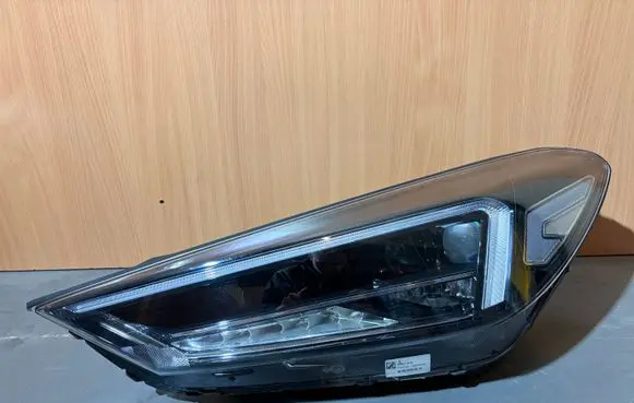Hyundai Tucson TL Headlight/headlamp 92101D7700 090620180258 L009D700001205