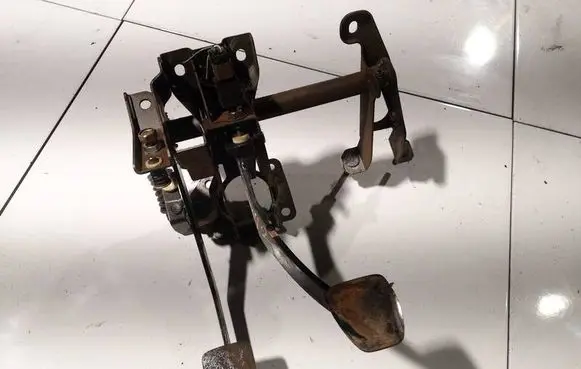 Subaru Forester SG Brake pedal 