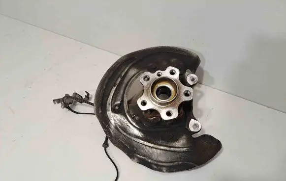 Front wheel hub