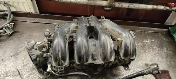 Volvo S80 Intake manifold 4M5G9424FT