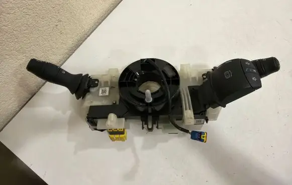 Renault Zoe Wiper turn signal indicator stalk/switch 255673247R