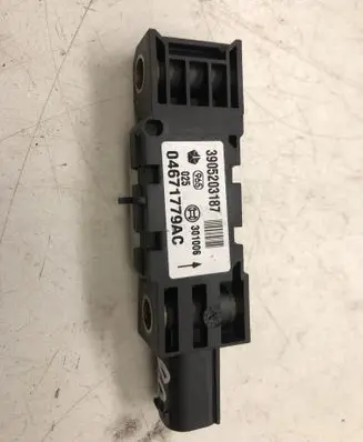 Chrysler 300 - 300C Airbag deployment crash/impact sensor 04671779AC 3905203187