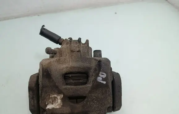 Peugeot 5008 Front brake caliper