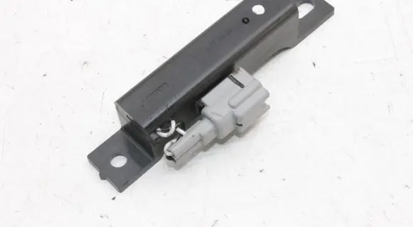 Nissan Pathfinder R51 Aerial antenna amplifier