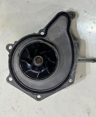 Volkswagen Touareg III Water pump