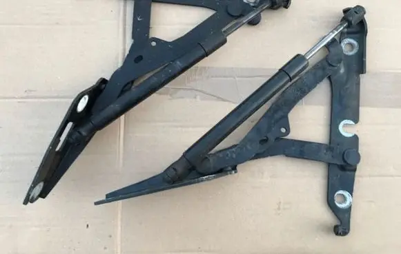 Audi A6 S6 C6 4F Tailgate/trunk/boot hinge 4F5827301