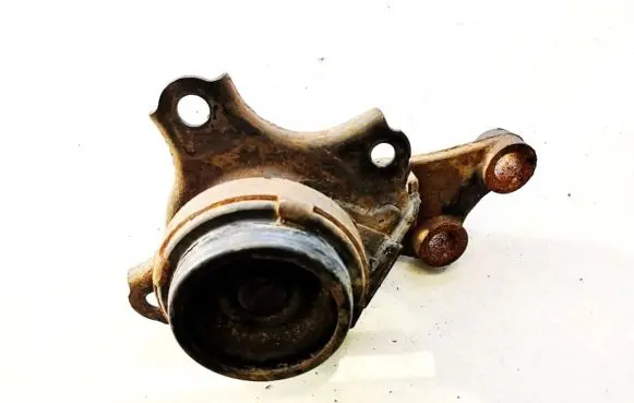 Honda Civic Engine mount bracket