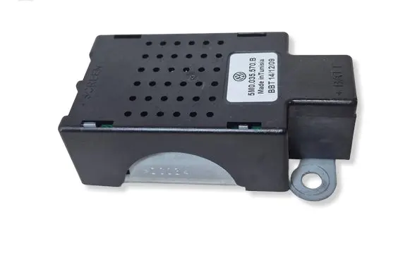 Volkswagen Golf VI Aerial antenna amplifier 5M0035570B BBT141209