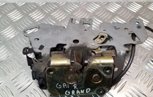 Chrysler Voyager Sliding door lock 