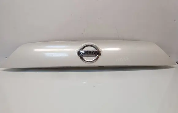 Nissan Qashqai Trunk door license plate light bar 5481U100