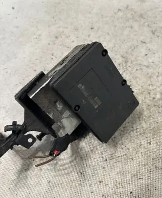 Mercedes-Benz C W203 ABS Pump 10092515823 A0355457832 00402280D0