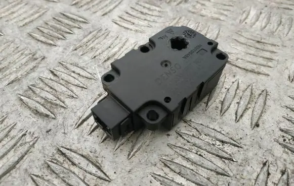Mercedes-Benz CLA C117 X117 W117 Intake manifold valve actuator/motor 1139300857 HE0T0026K