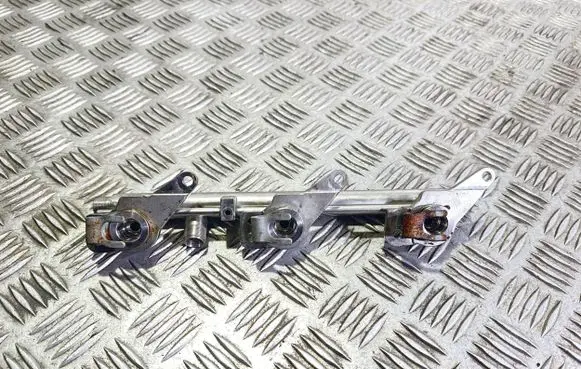 Mercedes-Benz E W212 Fuel distributor A2760702295 A2760780745