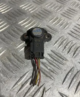 Mercedes-Benz E W211 Air pressure sensor a0041533328