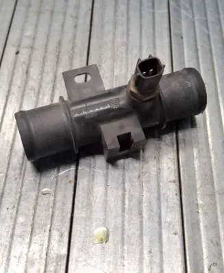 Nissan X-Trail T32 Engine coolant pipe/hose 1321260