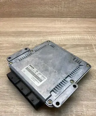 Volvo S40, V40 Engine control unit/module ECU HOM8200065996 0281010441
