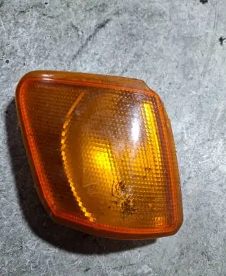 Ford Escort Front indicator light 04655