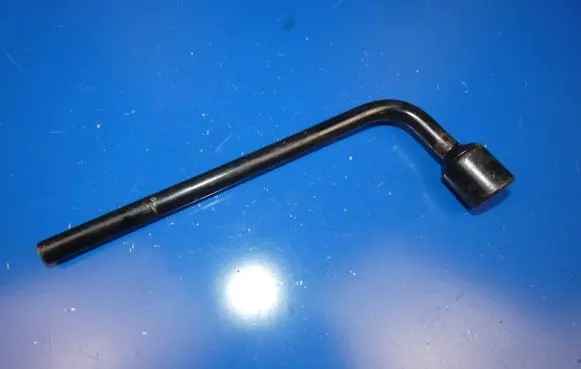 Jaguar XJ X351 Wheel nut wrench 