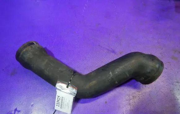 Volkswagen Golf IV Intercooler hose/pipe 8L0145838A
