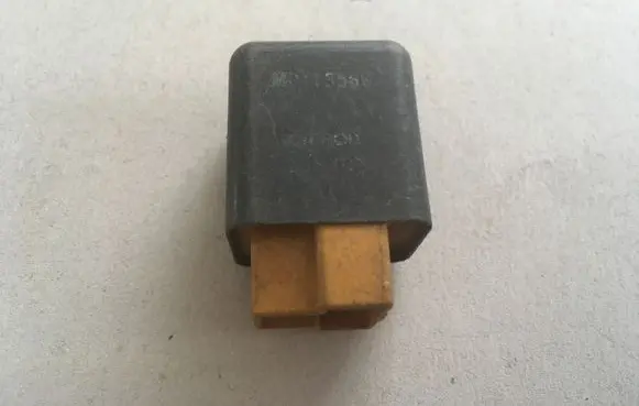 Mitsubishi Galant Other relay MD113566
