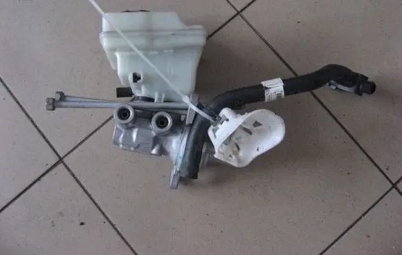 Cadillac CT6 Master brake cylinder