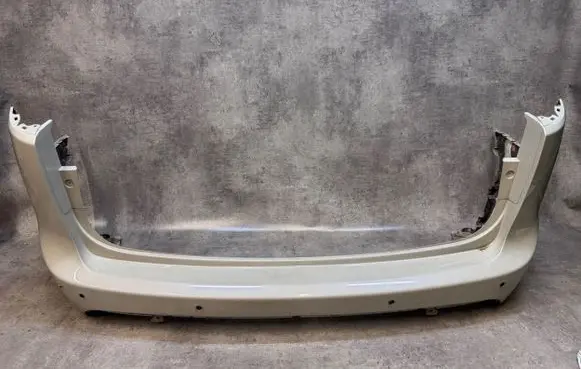 Chrysler Pacifica Front bumper NULL