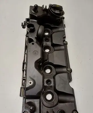Volkswagen PASSAT B7 Rocker cam cover 03L103469