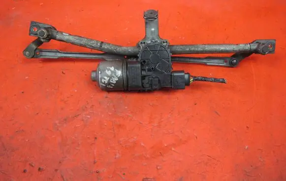Skoda Fabia Mk1 (6Y) Front wiper linkage and motor