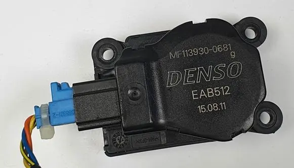 Land Rover Discovery 4 - LR4 A/C air flow flap actuator/motor MF113930-0681
