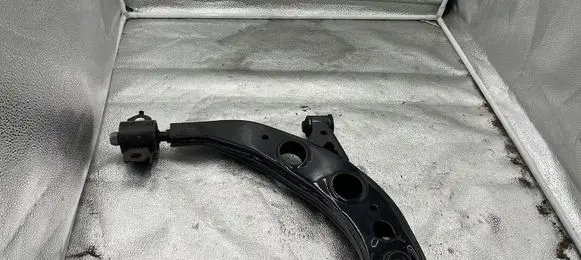Hyundai Elantra Front control arm 732118002