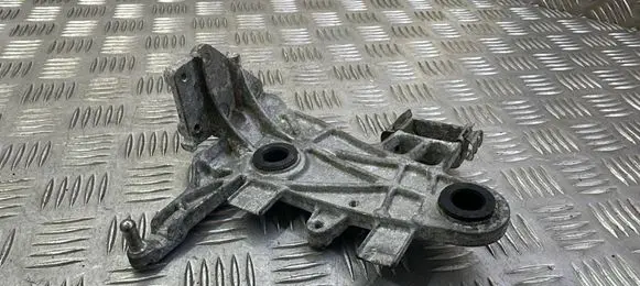 Mercedes-Benz E W212 Air filter cleaner box bracket assembly A6510902241