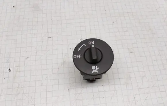 Renault Megane II Passenger airbag on/off switch 8200169589B