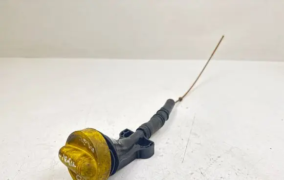 Nissan X-Trail T31 Oil level dip stick 8200811571 8200811569