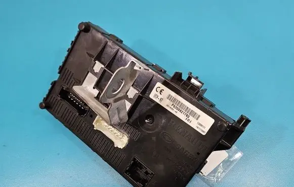 Renault Clio II Central body control module 21659062 IMPRK1592141
