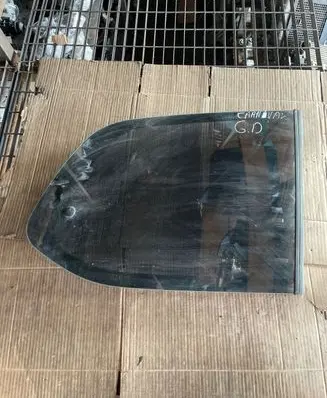 KIA Carnival Rear side window